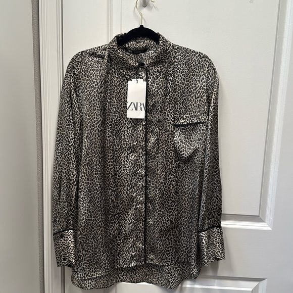 Zara cheeta print button down - Picture 1 of 5